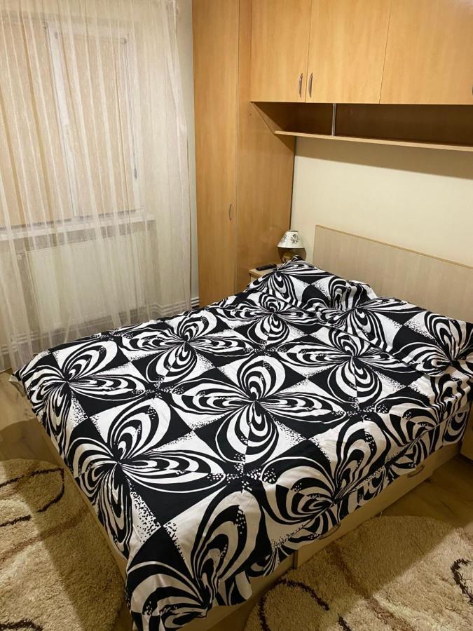 Apartament Regim Hotelier Дева Екстериор снимка